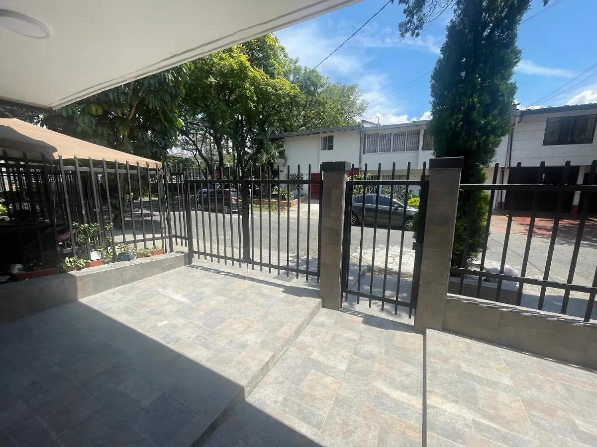 Apartamento Con Aire Acondicionado: Cerca de Unidad Deportiva y Plaza Mayor Apartment Medellin