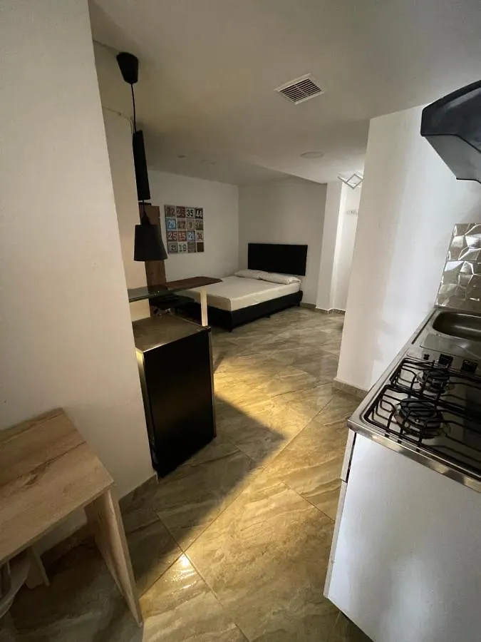 Apartamento Con Aire Acondicionado: Cerca de Unidad Deportiva y Plaza Mayor Apartment Medellin